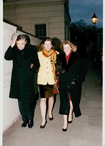 Реколта снимка Тигги Легг-Бърк, принц Чарлз и Даяна, посочили за отказване от коледно парти.